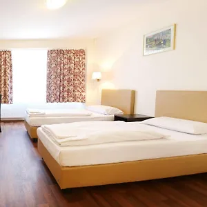 3* Гостевой дом Pension Alpha - Frankfurt City Central Station